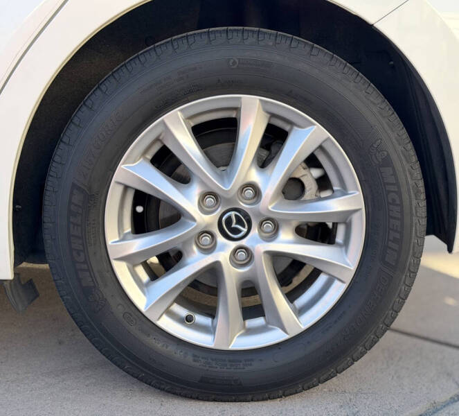2016 Mazda MAZDA3 i Touring