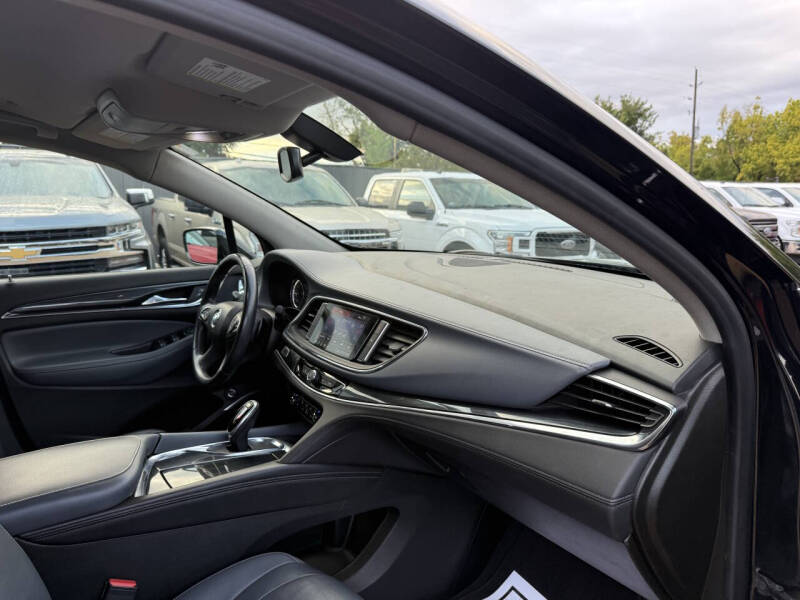 2021 Buick Enclave Essence