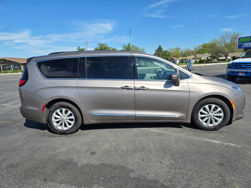 2017 Chrysler Pacifica