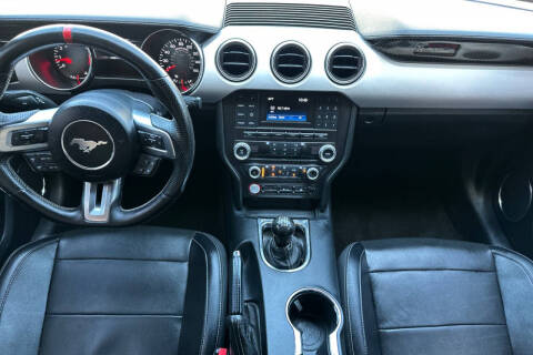 2016 Ford Mustang V6