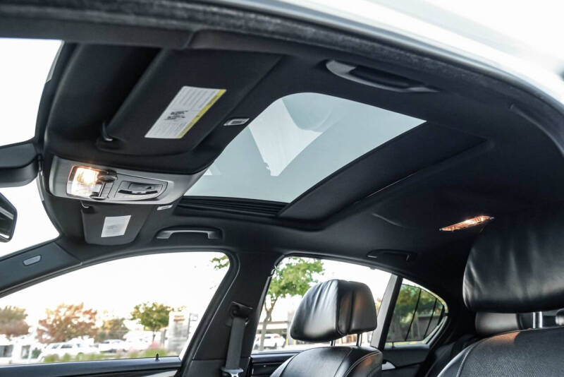 2016 BMW 5 Series 550i