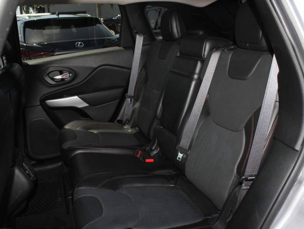 2018 JEEP Cherokee SUV / Crossover - $22,495