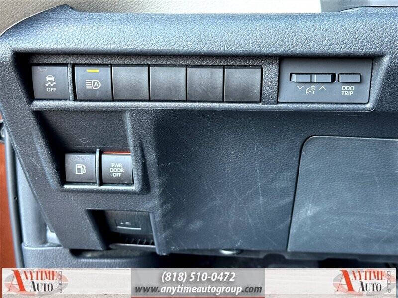 2021 Toyota Sienna XLE 8-Passenger