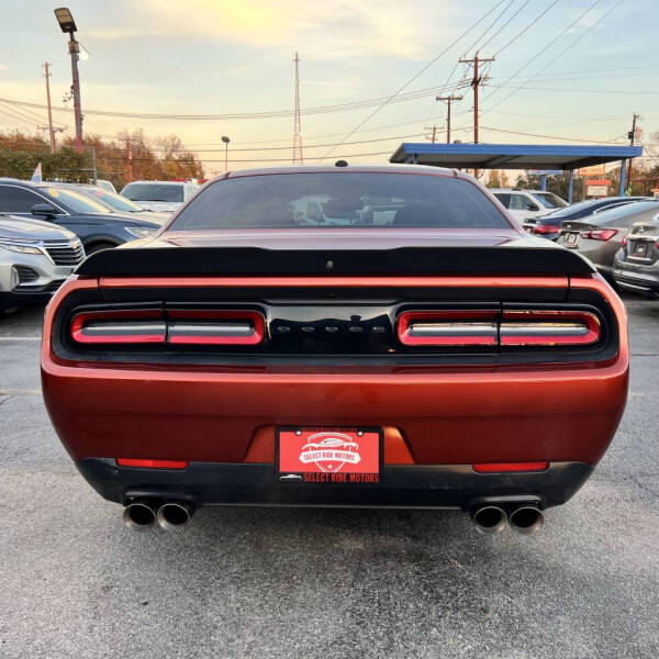 2022 Dodge Challenger SXT
