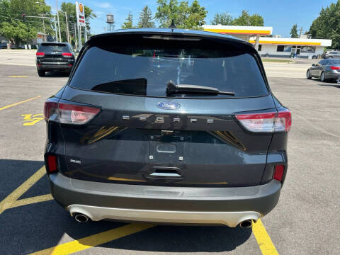 2022 Ford Escape SE