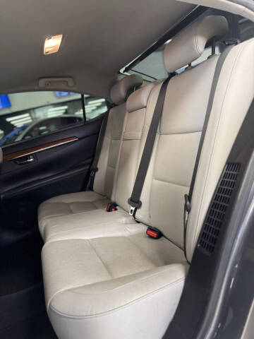 2013 Lexus ES 300h