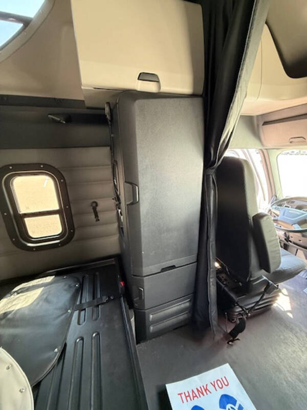 2023 Freightliner Cascadia