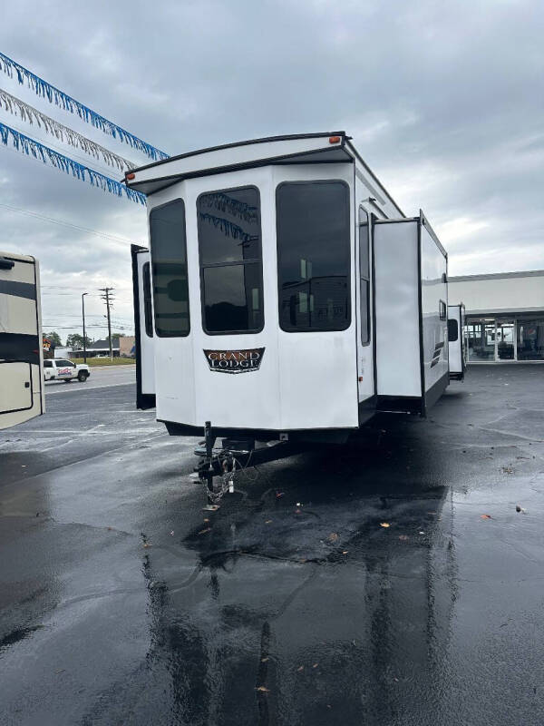 2023 Forest River Wildwood 42FLDL