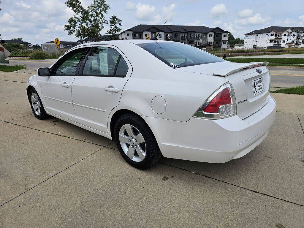 2009 Ford Fusion for sale at Bigfoot Auto in Hiawatha, IA