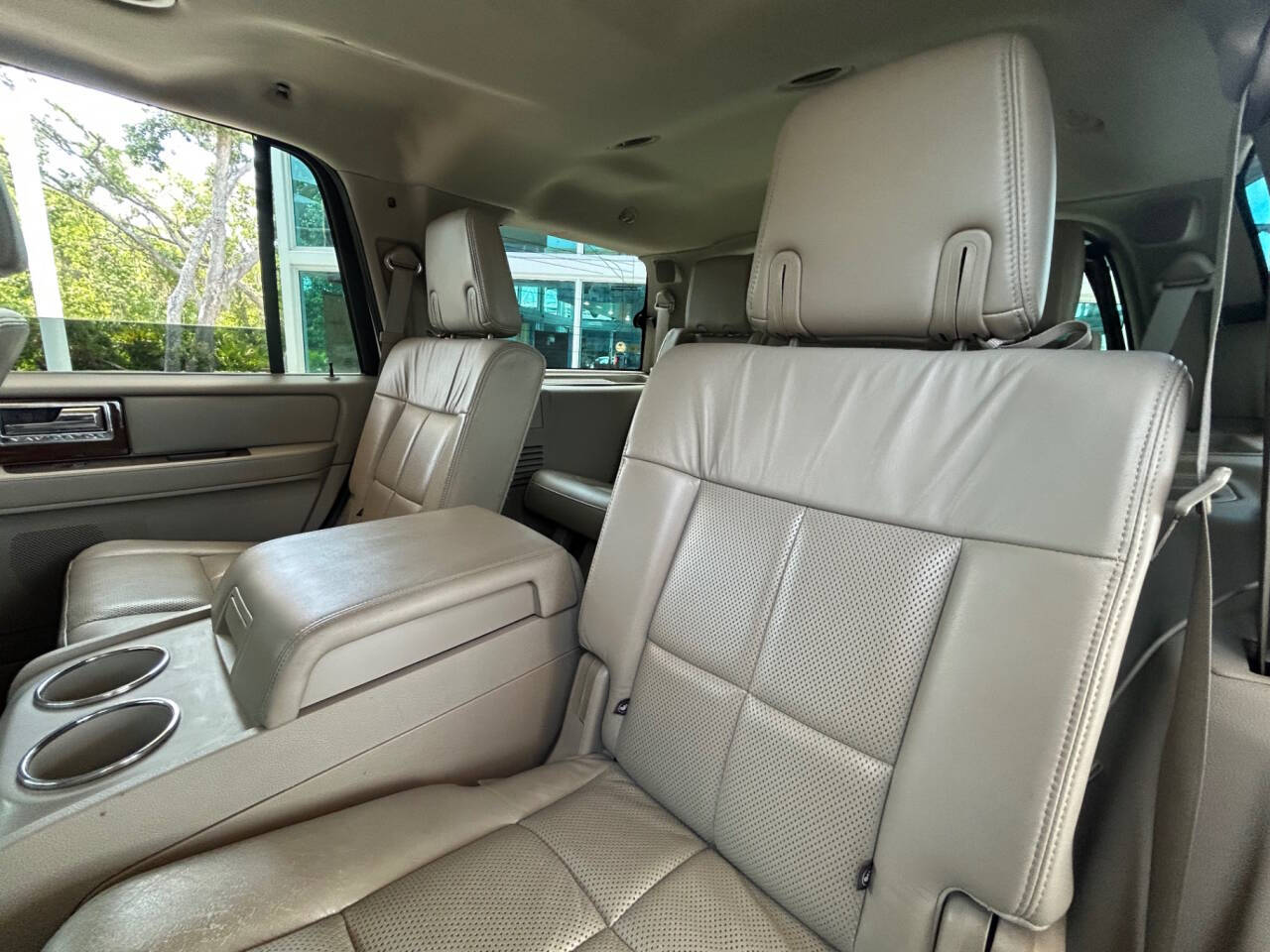 2014 Lincoln Navigator 30