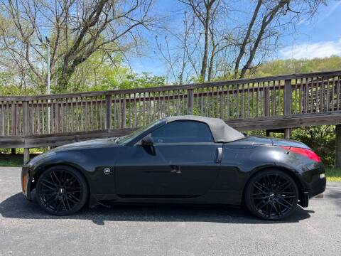 2004 Nissan 350Z for sale at GT Auto Group in Goodlettsville TN