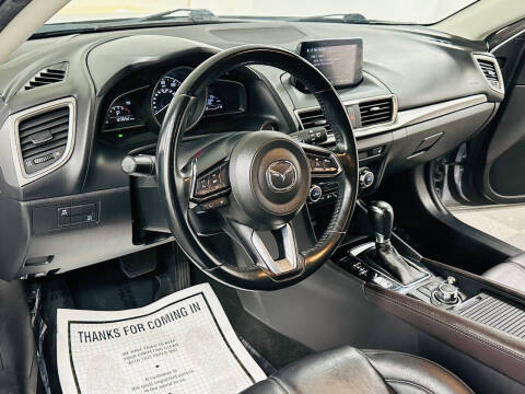2018 Mazda MAZDA3 Touring