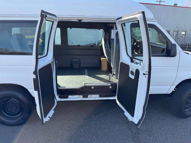 2013 Ford E-Series E-350 SD