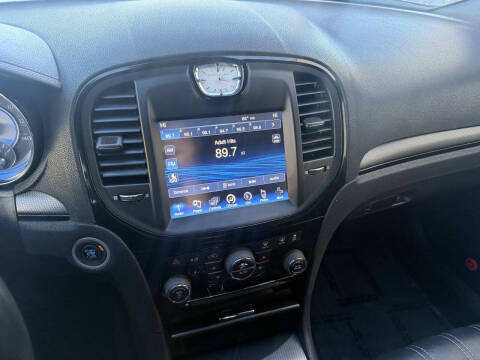 2012 Chrysler 300 S V6