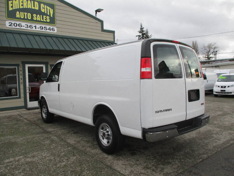 2022 GMC Savana 2500