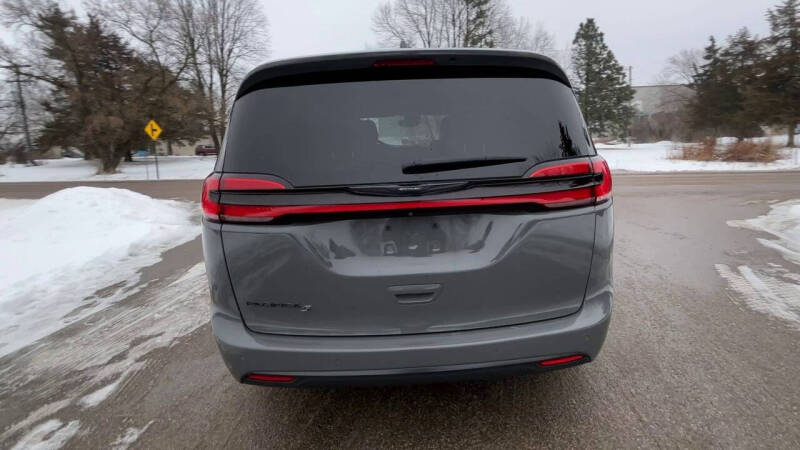 2021 Chrysler Pacifica Touring