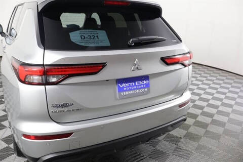 2024 Mitsubishi Outlander ES