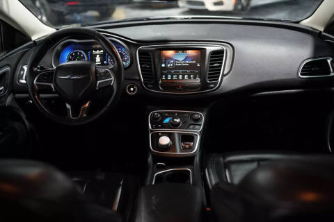 2017 Chrysler 200 Limited Platinum