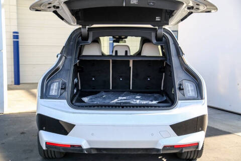 2025 BMW iX xDrive50