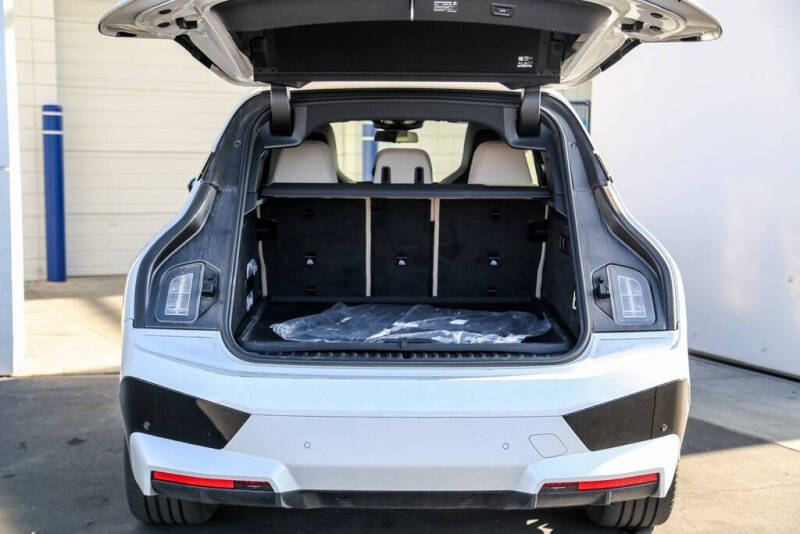 2025 BMW iX xDrive50