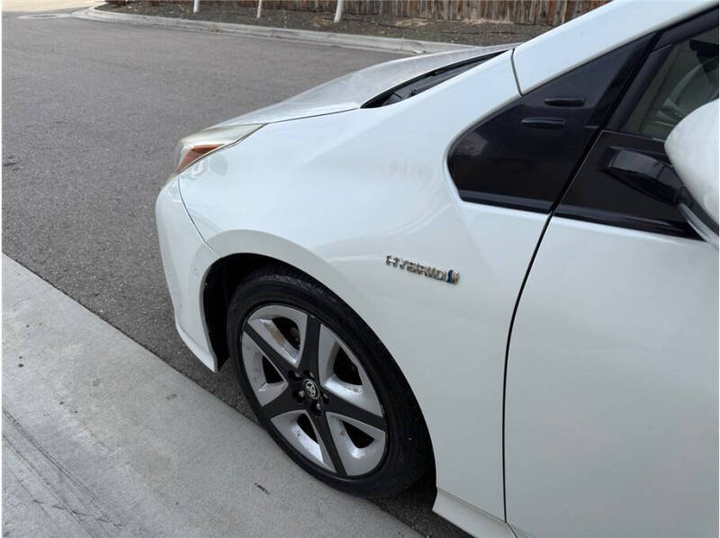 2017 Toyota Prius Three Touring