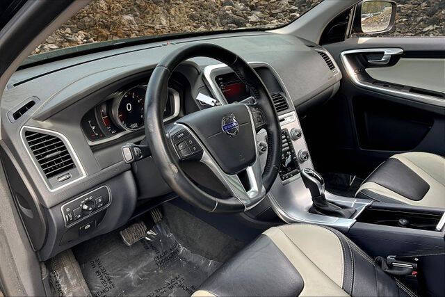 2017 Volvo XC60 T6 Dynamic