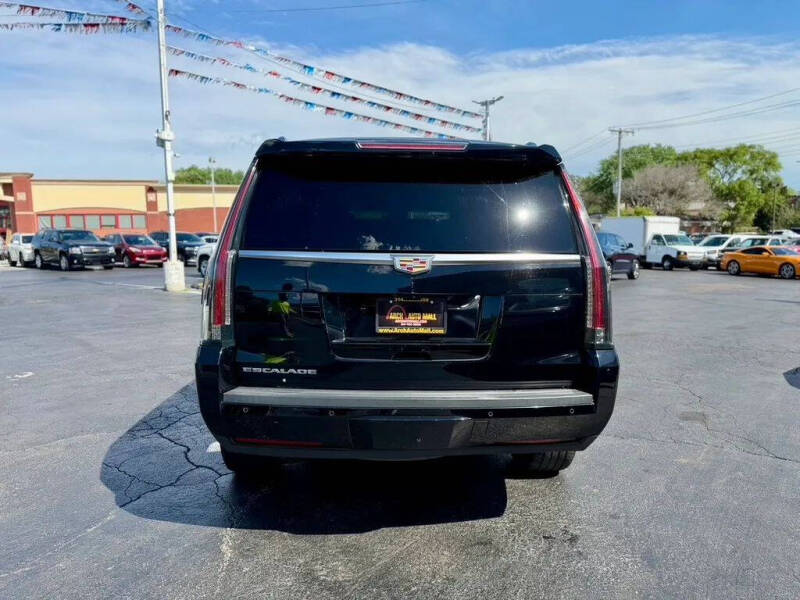 2017 Cadillac Escalade Luxury