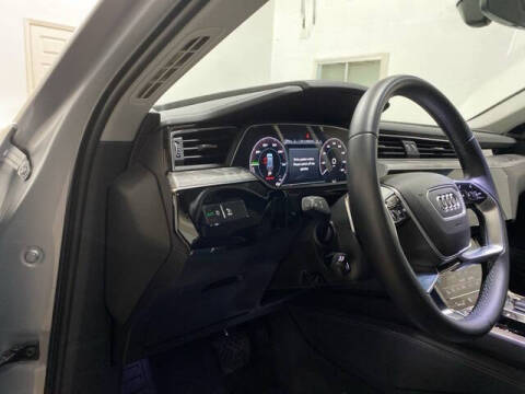 2023 Audi e-tron quattro Premium Plus