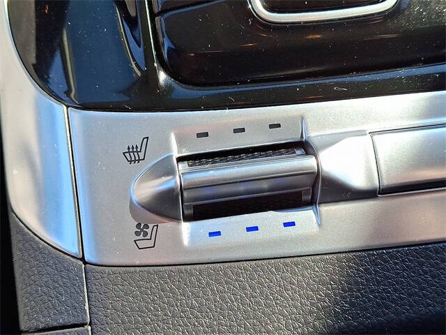 2024 Kia Carnival SX