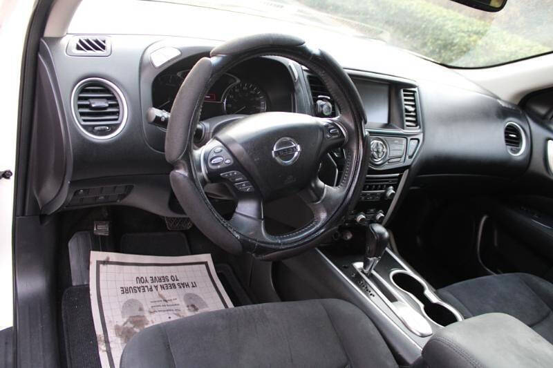 2017 Nissan Pathfinder Platinum