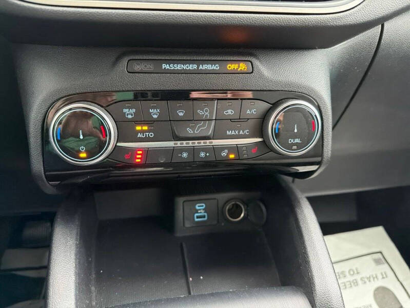 2022 Ford Escape SE