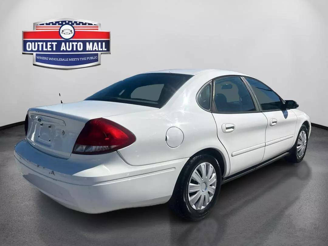 2005 Ford Taurus for sale at Outlet Auto Mall in Okeechobee, FL