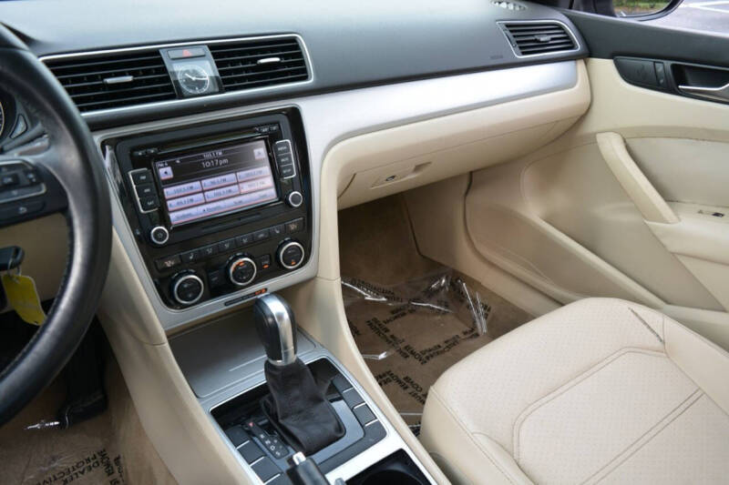 2012 Volkswagen Passat SE