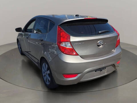 2013 Hyundai Accent SE