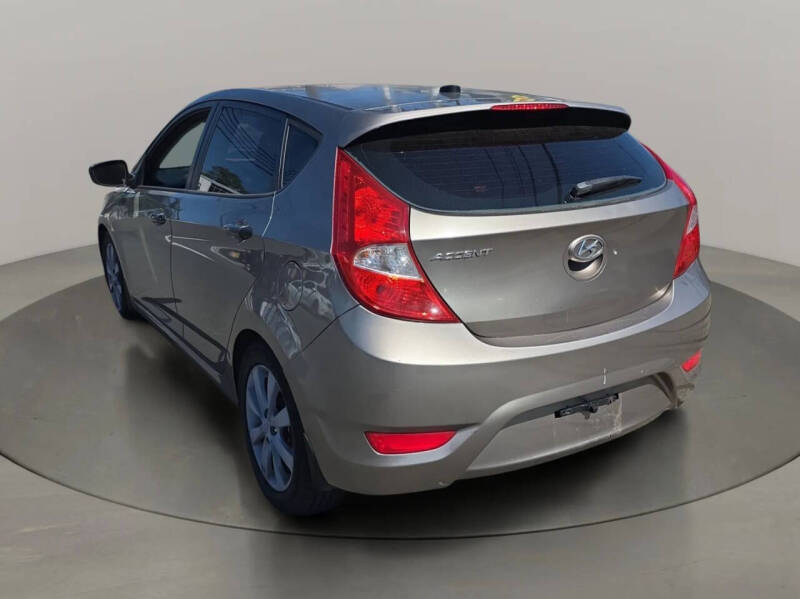 2013 Hyundai Accent SE