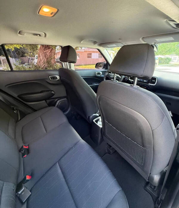 2022 Hyundai Venue SE