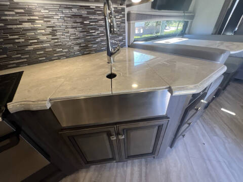 2020 Holiday Rambler Invicta