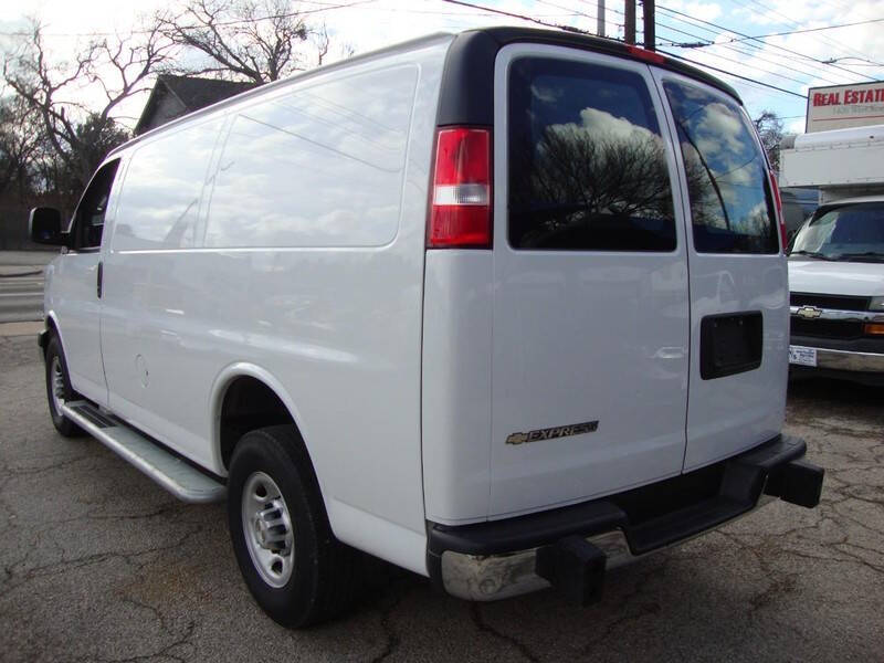 2024 Chevrolet Express 2500