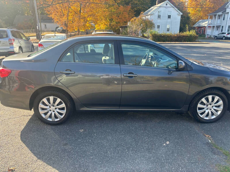 2013 Toyota Corolla LE photo 6