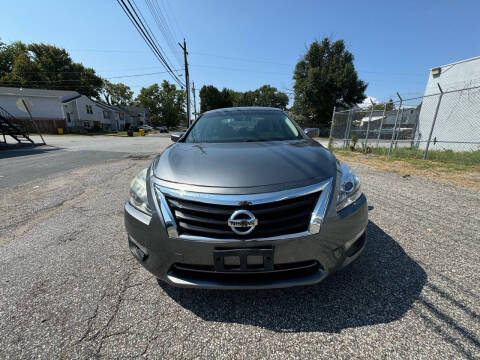 2014 Nissan Altima for sale at LA FAMILIA AUTO SALES in Brooklyn MD