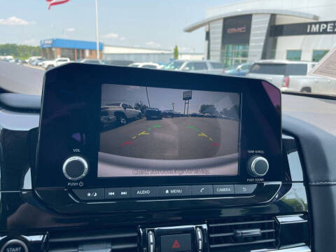 2024 Nissan Pathfinder SV