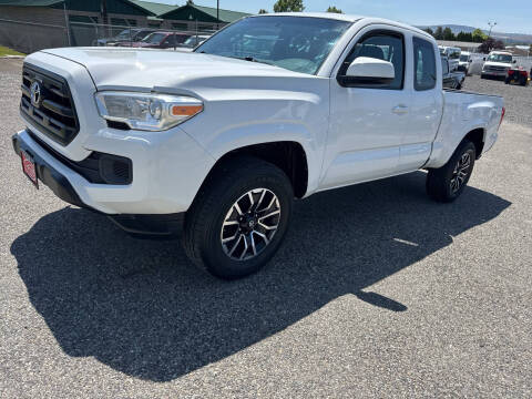 2017 Toyota Tacoma SR
