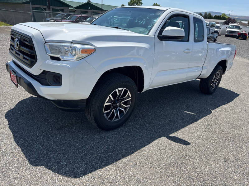 2017 Toyota Tacoma SR