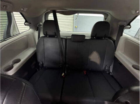 2017 Toyota Sienna SE Premium 8-Passenger