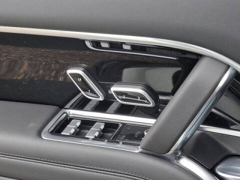 2025 Land Rover Range Rover P550e SE