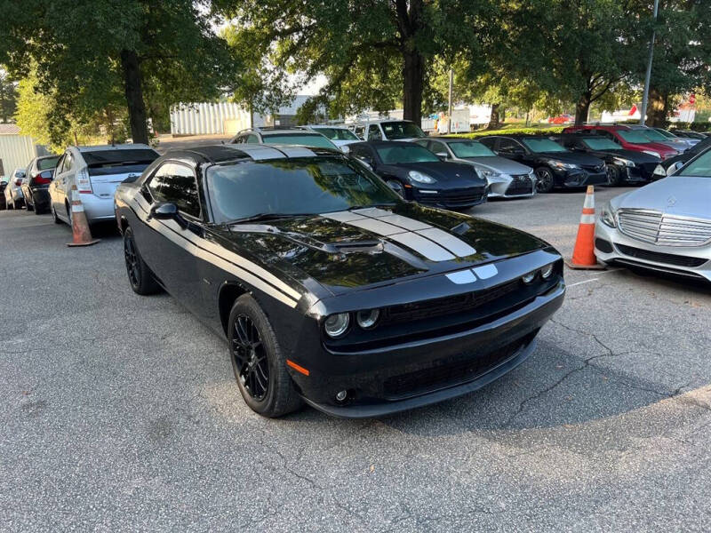 2016 Dodge Challenger R/T photo 5