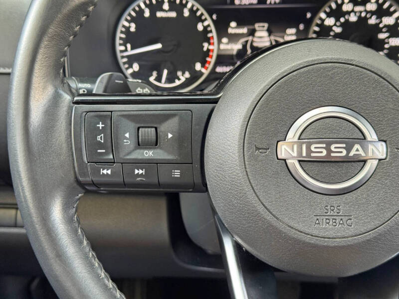 2022 Nissan Pathfinder SV