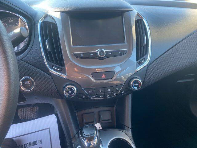 2017 Chevrolet Cruze LT Auto