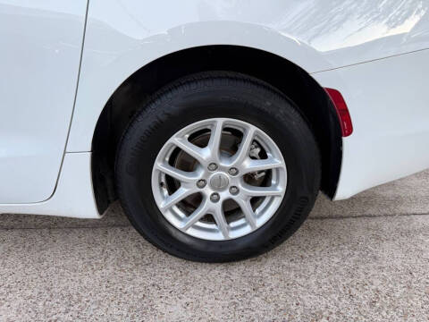 2017 Chrysler Pacifica LX