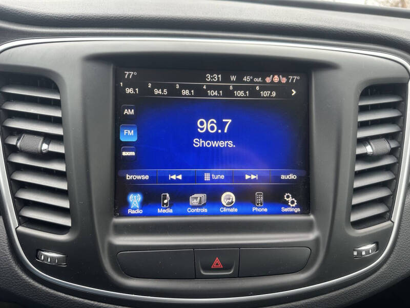 2015 Chrysler 200 Limited